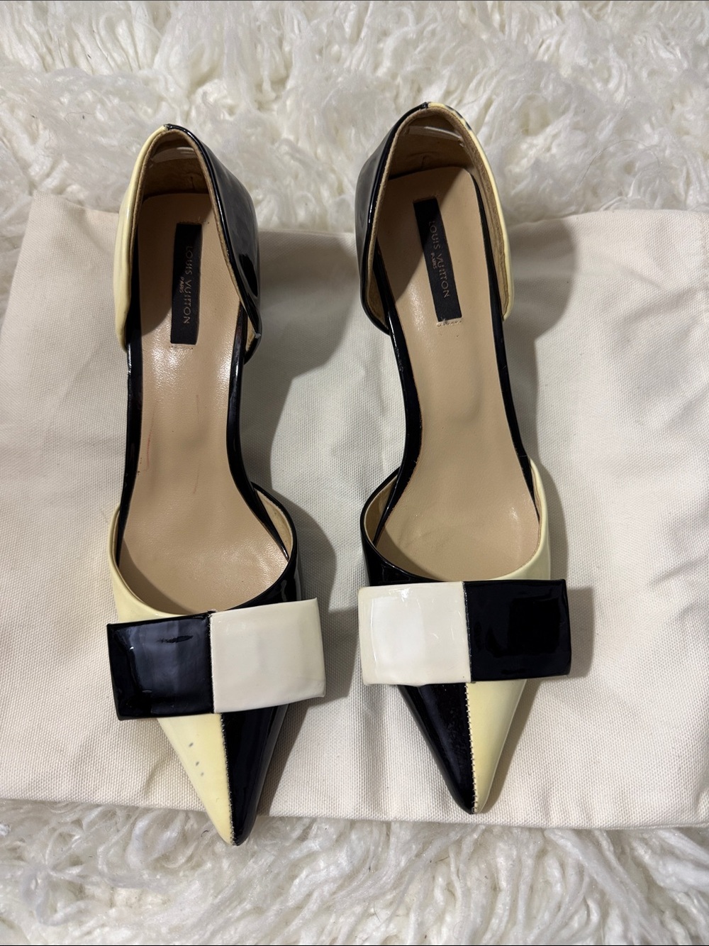 Louis Vuitton Two-Tone Pointed Toe Pumps in Black and White size 39 or 8.5 - Picture 2 of 13